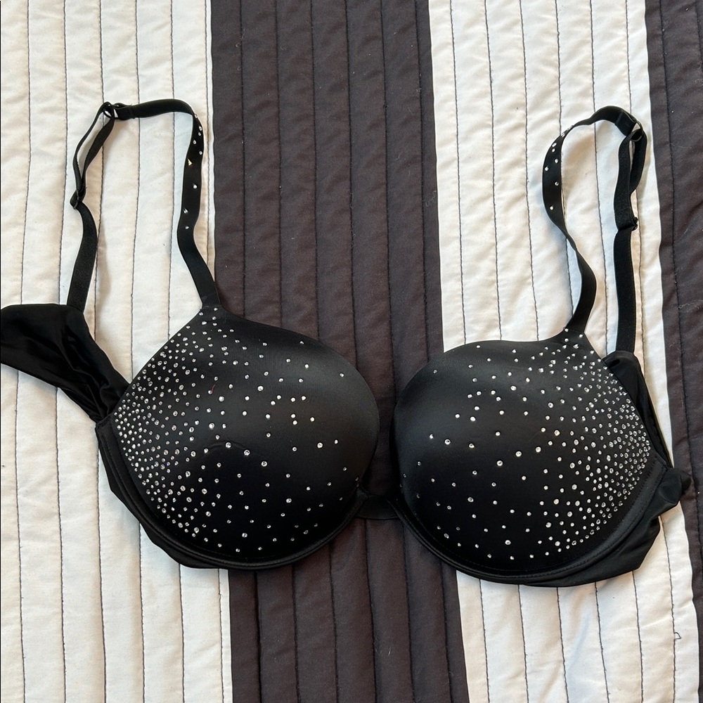 NWOT! Victoria’s Secret Bling Push-Up Bra